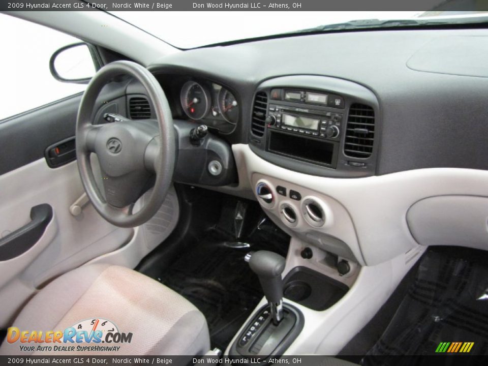 2009 Hyundai Accent GLS 4 Door Nordic White / Beige Photo #19
