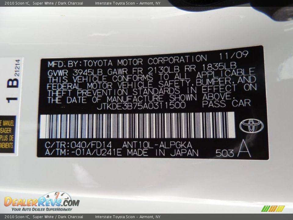 2010 Scion tC Super White / Dark Charcoal Photo #26