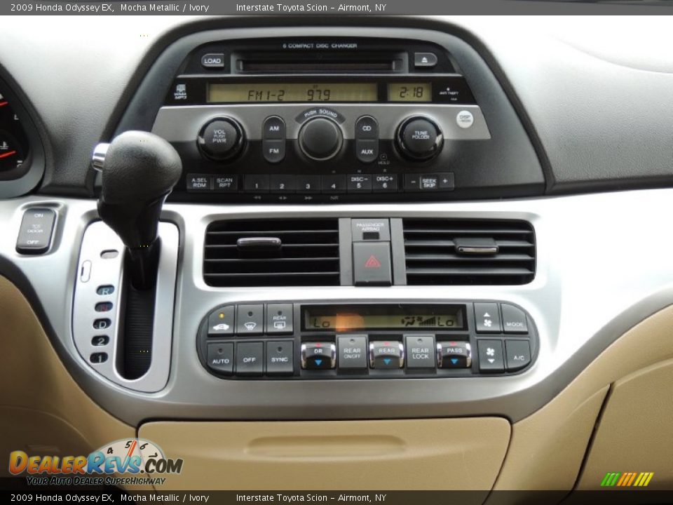 Controls of 2009 Honda Odyssey EX Photo #14