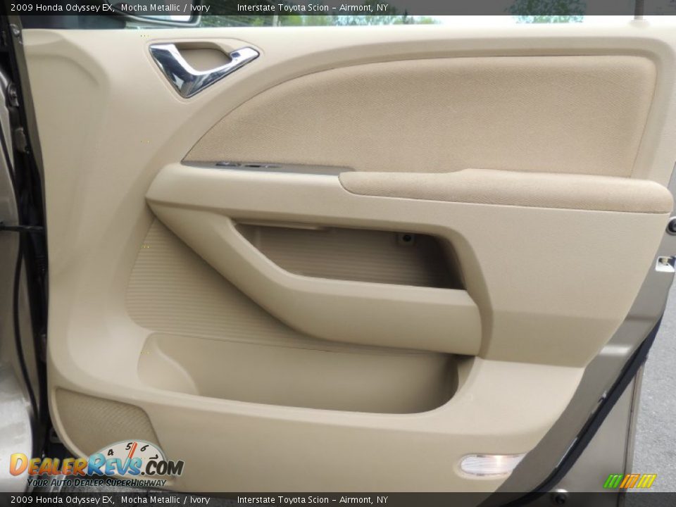 Door Panel of 2009 Honda Odyssey EX Photo #18