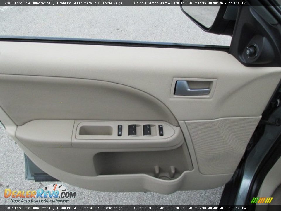 Door Panel of 2005 Ford Five Hundred SEL Photo #14