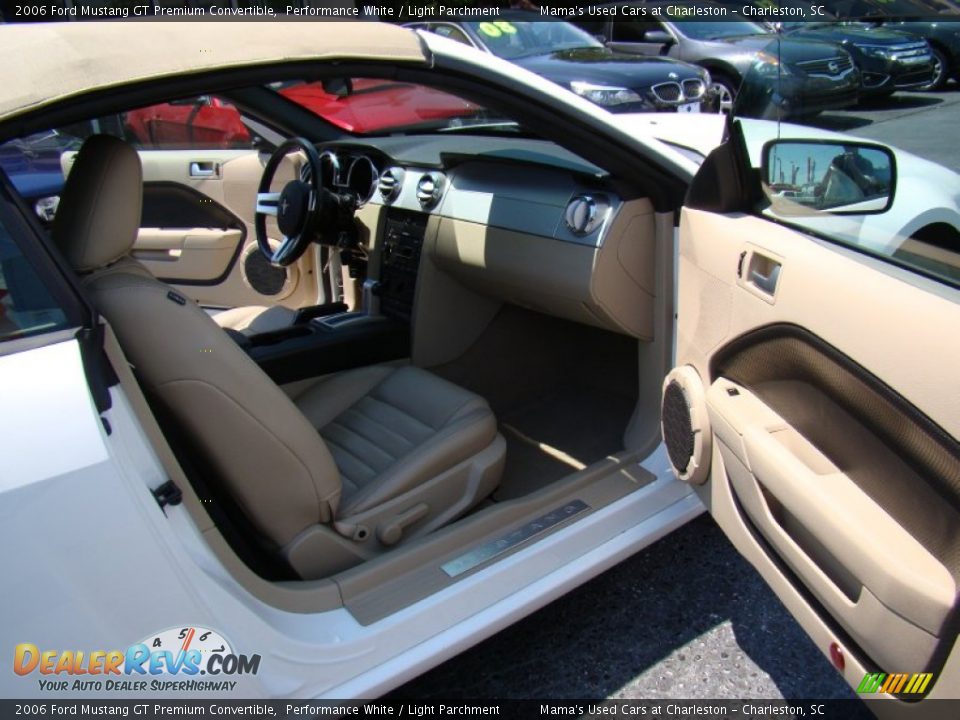 2006 Ford Mustang GT Premium Convertible Performance White / Light Parchment Photo #11