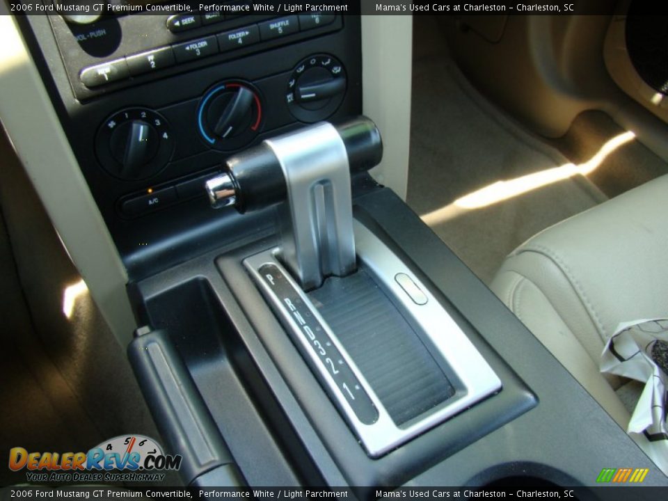 2006 Ford Mustang GT Premium Convertible Performance White / Light Parchment Photo #15