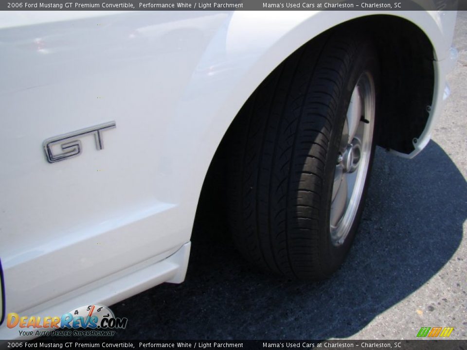 2006 Ford Mustang GT Premium Convertible Performance White / Light Parchment Photo #21