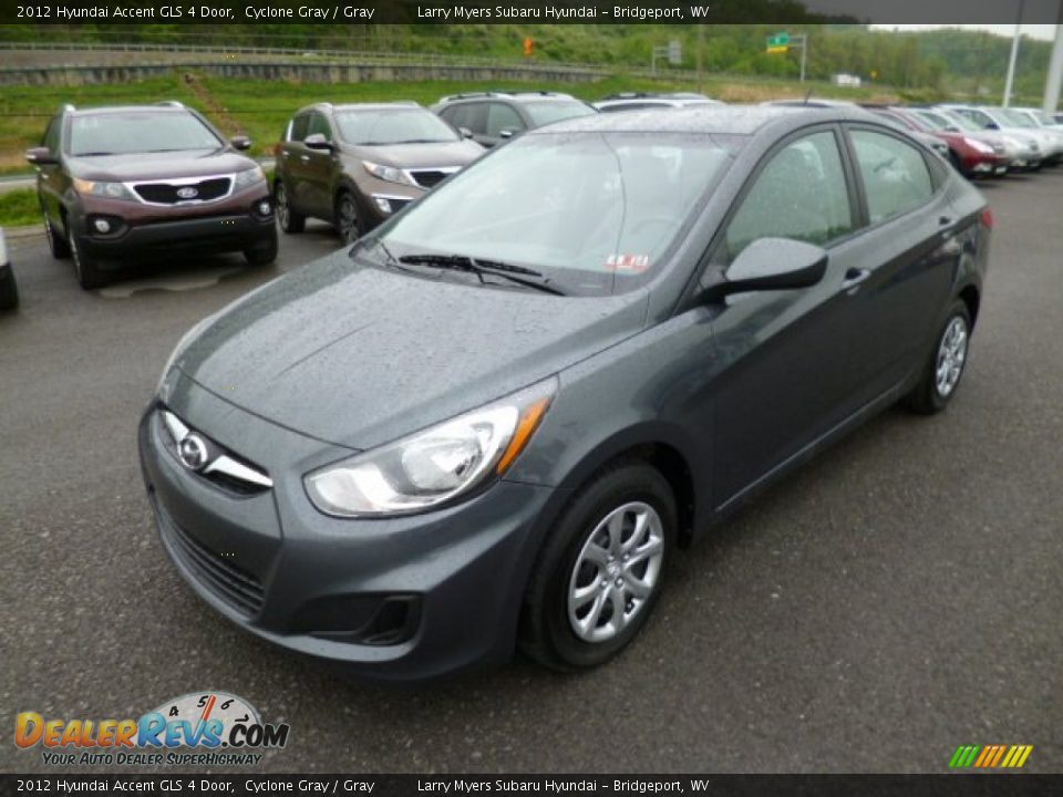 Front 3/4 View of 2012 Hyundai Accent GLS 4 Door Photo #3