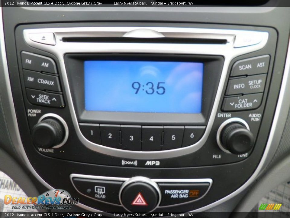 Controls of 2012 Hyundai Accent GLS 4 Door Photo #19