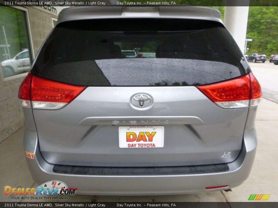 2011 Toyota Sienna LE AWD Silver Sky Metallic / Light Gray Photo #3