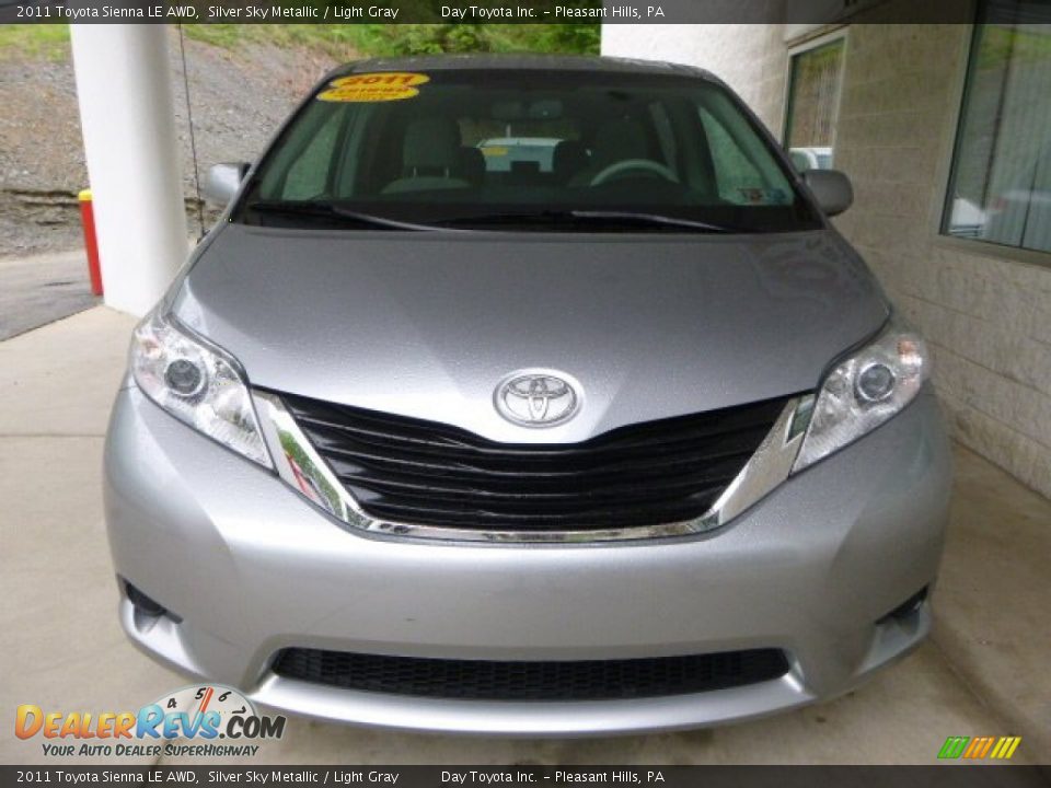 2011 Toyota Sienna LE AWD Silver Sky Metallic / Light Gray Photo #6