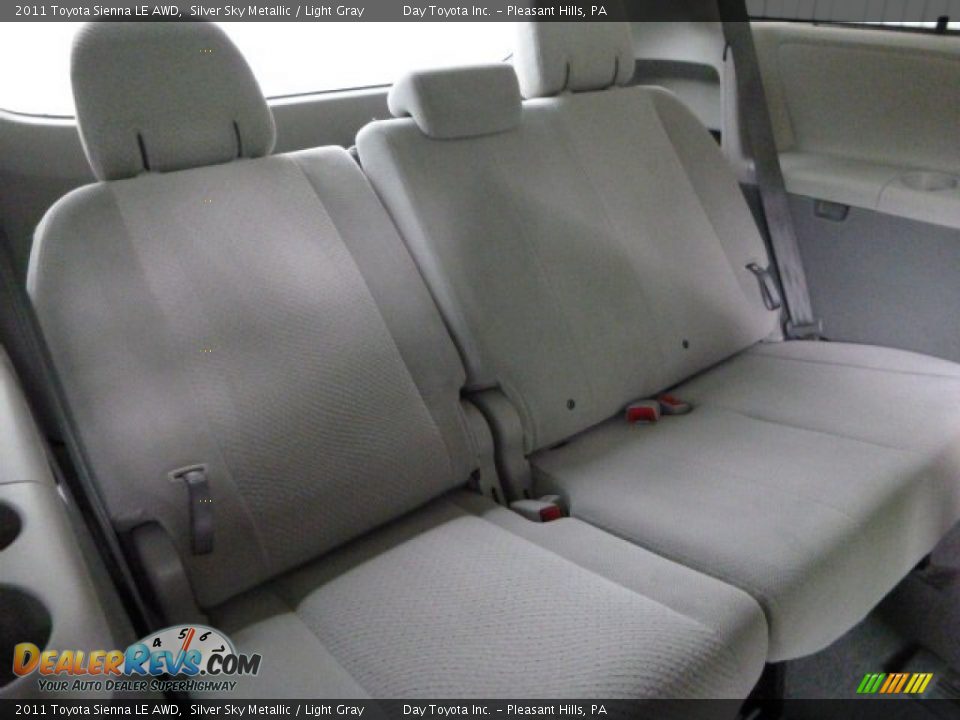 2011 Toyota Sienna LE AWD Silver Sky Metallic / Light Gray Photo #13