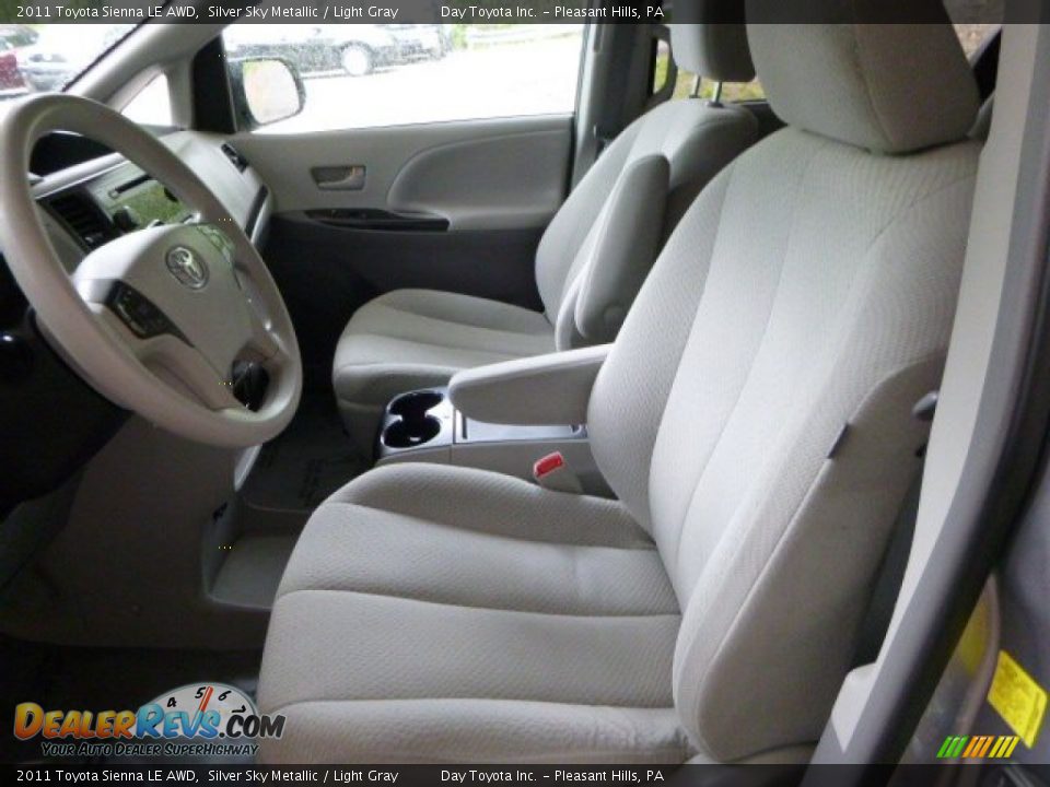 2011 Toyota Sienna LE AWD Silver Sky Metallic / Light Gray Photo #14
