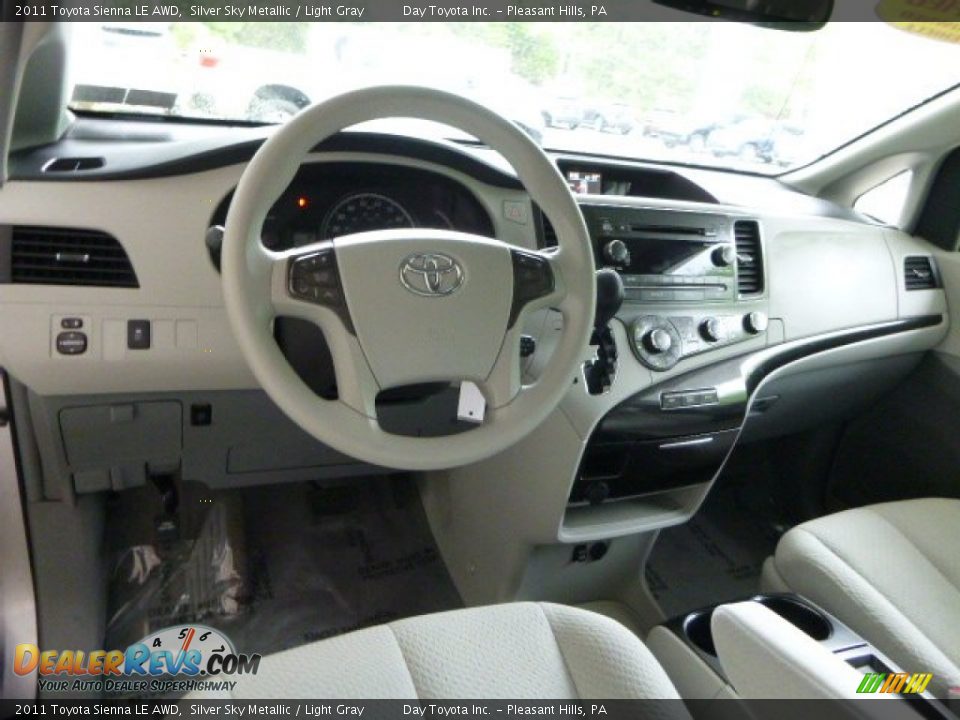 2011 Toyota Sienna LE AWD Silver Sky Metallic / Light Gray Photo #16