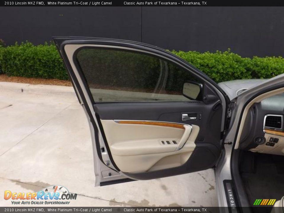 2010 Lincoln MKZ FWD White Platinum Tri-Coat / Light Camel Photo #30