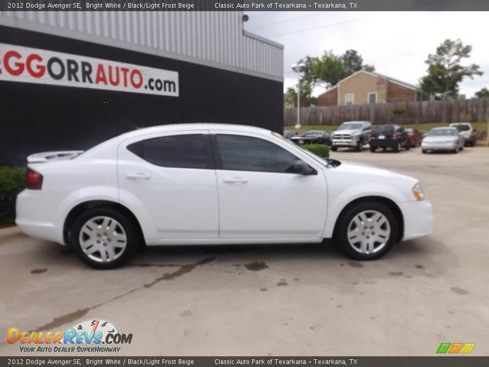 2012 Dodge Avenger SE Bright White / Black/Light Frost Beige Photo #5
