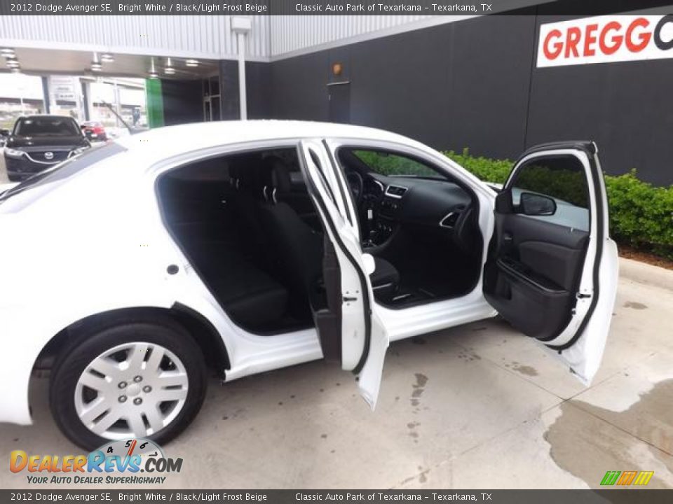 2012 Dodge Avenger SE Bright White / Black/Light Frost Beige Photo #8