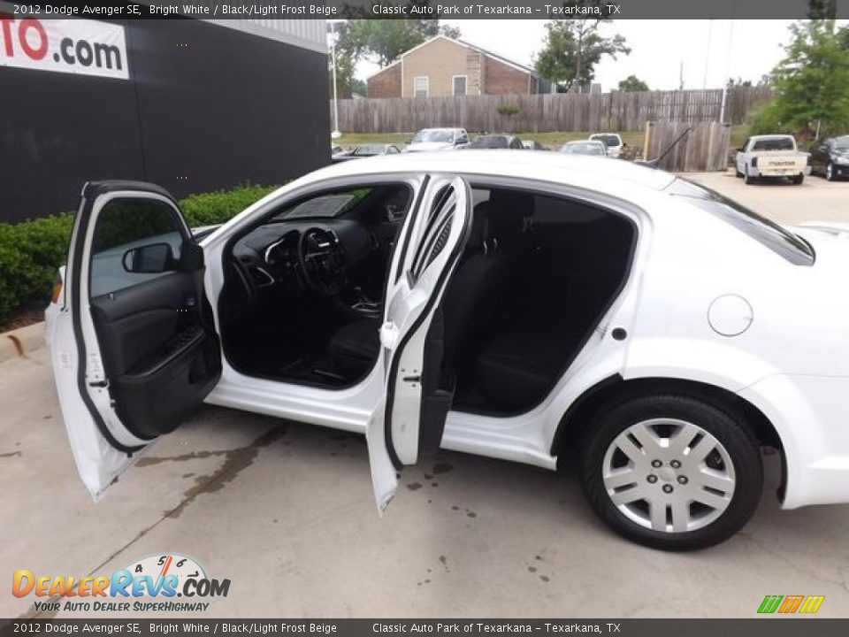2012 Dodge Avenger SE Bright White / Black/Light Frost Beige Photo #9