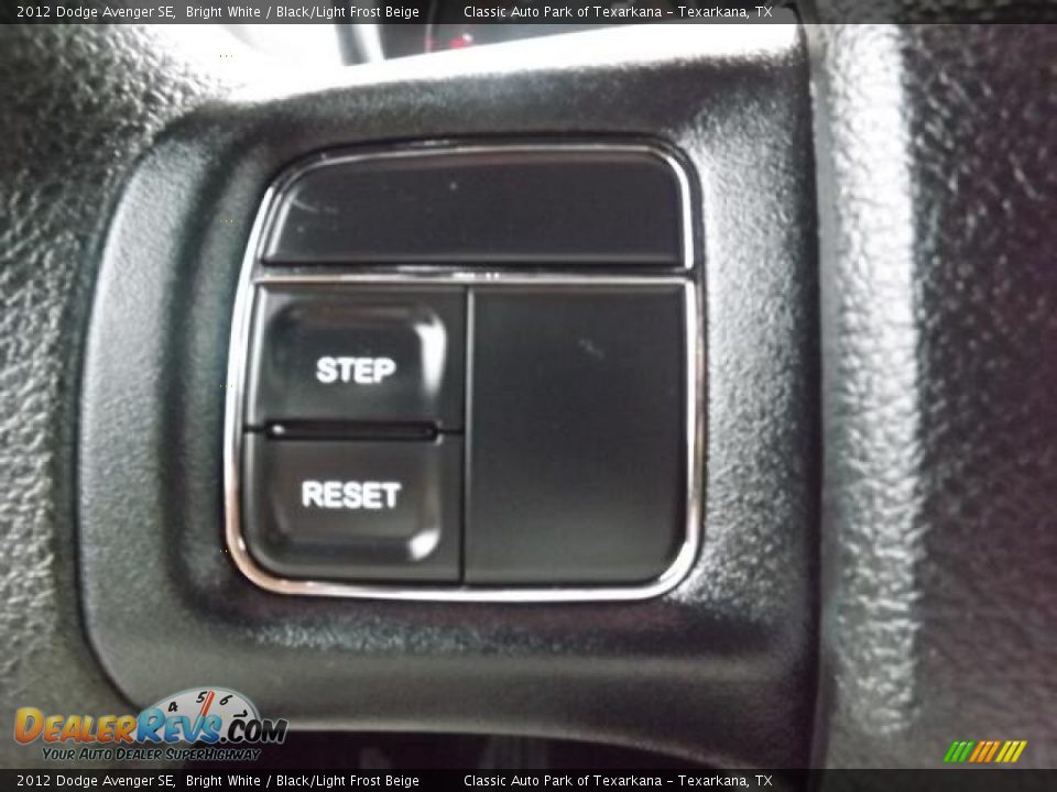 2012 Dodge Avenger SE Bright White / Black/Light Frost Beige Photo #19