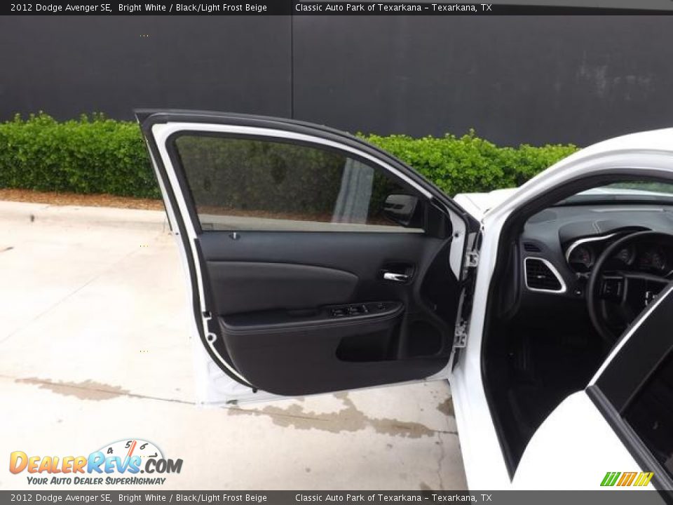 2012 Dodge Avenger SE Bright White / Black/Light Frost Beige Photo #26
