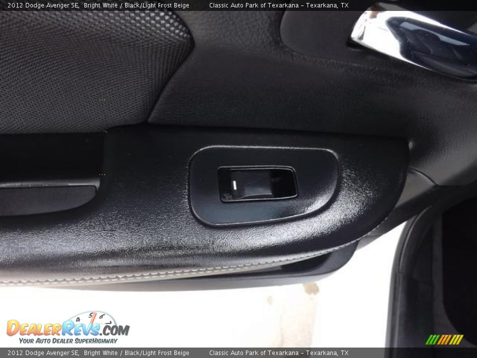 2012 Dodge Avenger SE Bright White / Black/Light Frost Beige Photo #29