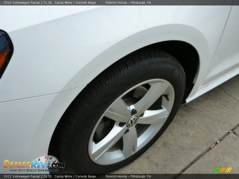 2012 Volkswagen Passat 2.5L SE Candy White / Cornsilk Beige Photo #8