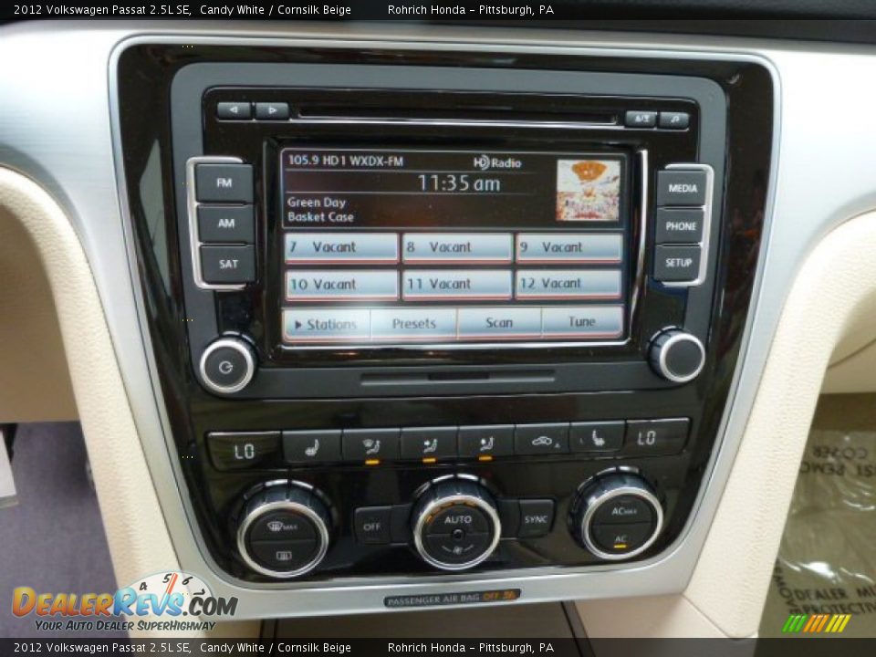 2012 Volkswagen Passat 2.5L SE Candy White / Cornsilk Beige Photo #10