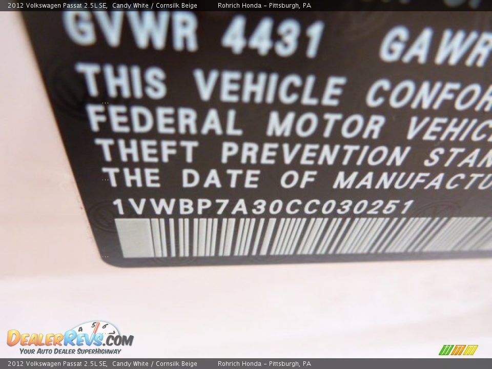 2012 Volkswagen Passat 2.5L SE Candy White / Cornsilk Beige Photo #16