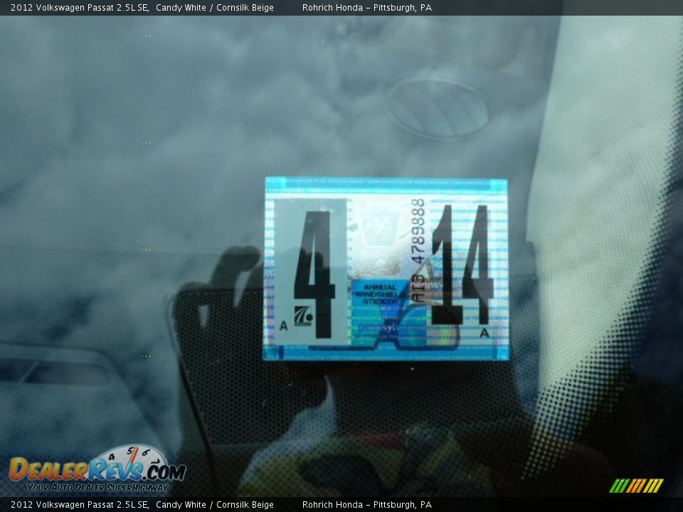 2012 Volkswagen Passat 2.5L SE Candy White / Cornsilk Beige Photo #20