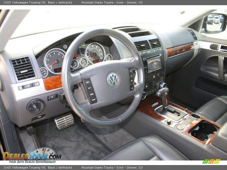 2005 Volkswagen Touareg V8 Black / Anthracite Photo #9