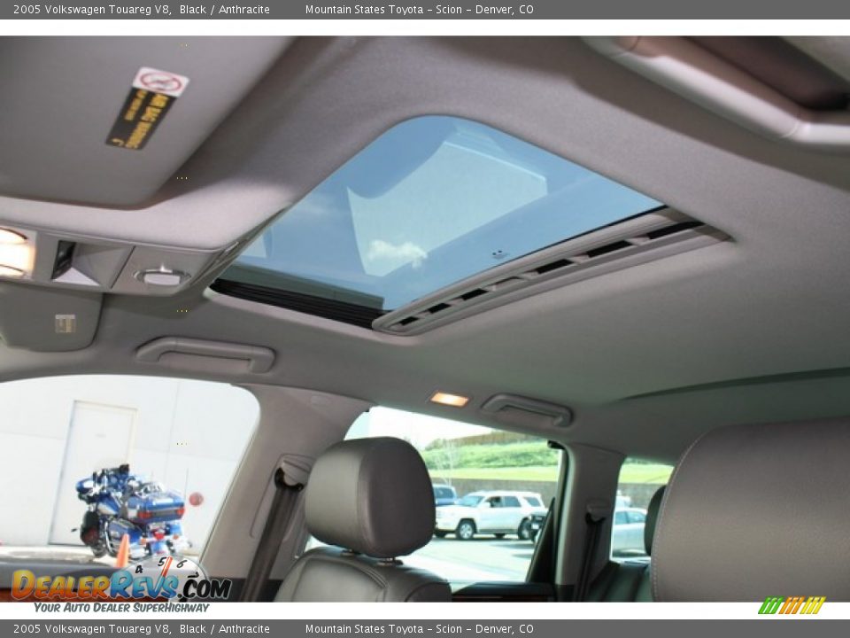 2005 Volkswagen Touareg V8 Black / Anthracite Photo #13