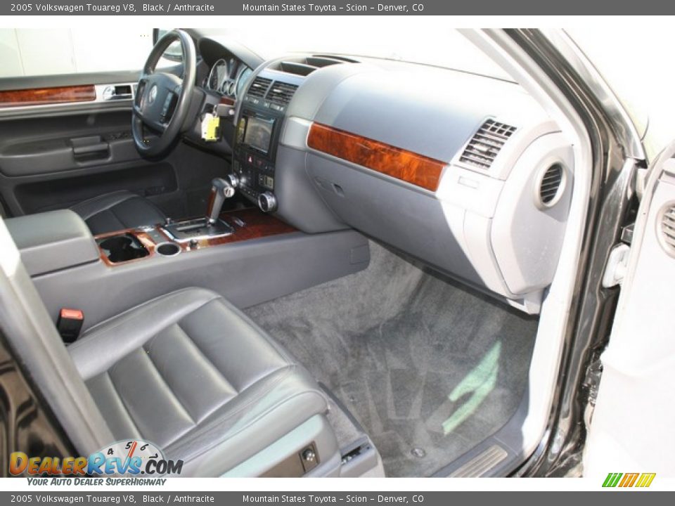 2005 Volkswagen Touareg V8 Black / Anthracite Photo #15