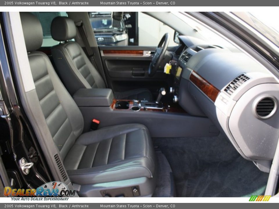 2005 Volkswagen Touareg V8 Black / Anthracite Photo #16