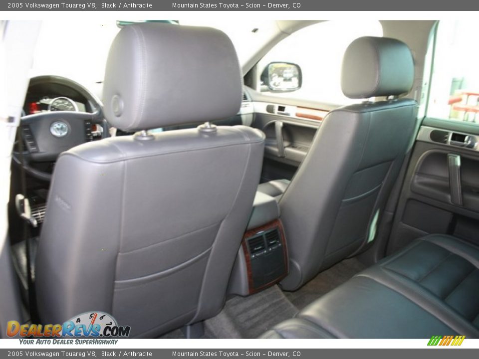 2005 Volkswagen Touareg V8 Black / Anthracite Photo #18