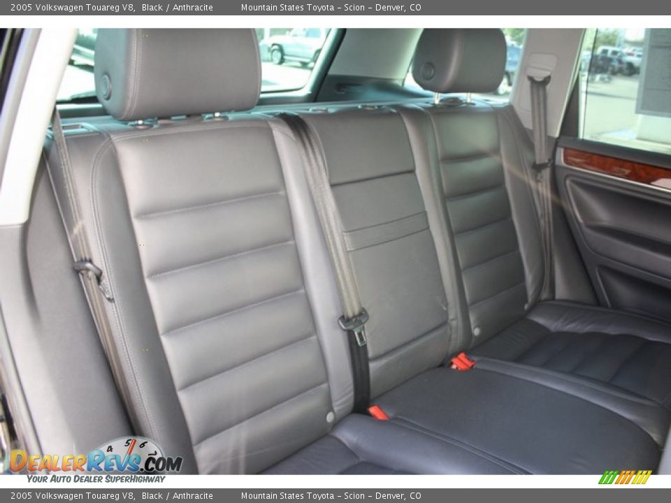2005 Volkswagen Touareg V8 Black / Anthracite Photo #19