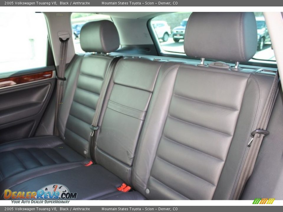 2005 Volkswagen Touareg V8 Black / Anthracite Photo #20