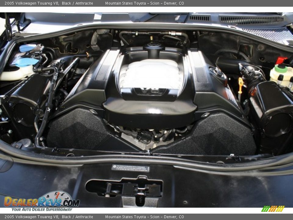 2005 Volkswagen Touareg V8 Black / Anthracite Photo #24