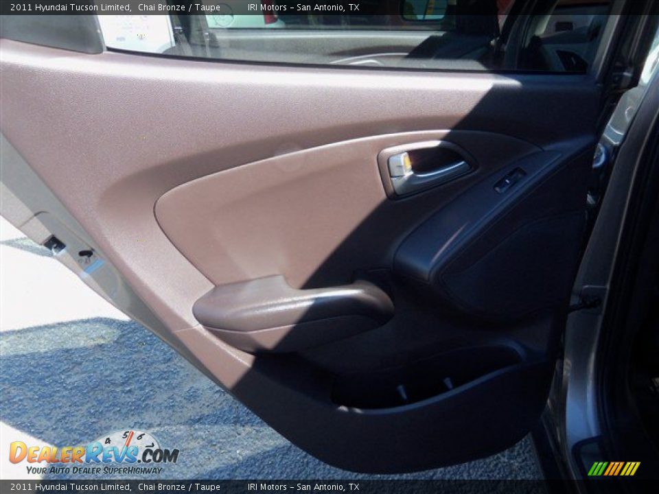 2011 Hyundai Tucson Limited Chai Bronze / Taupe Photo #12