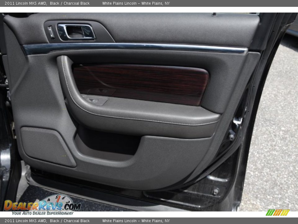2011 Lincoln MKS AWD Black / Charcoal Black Photo #10