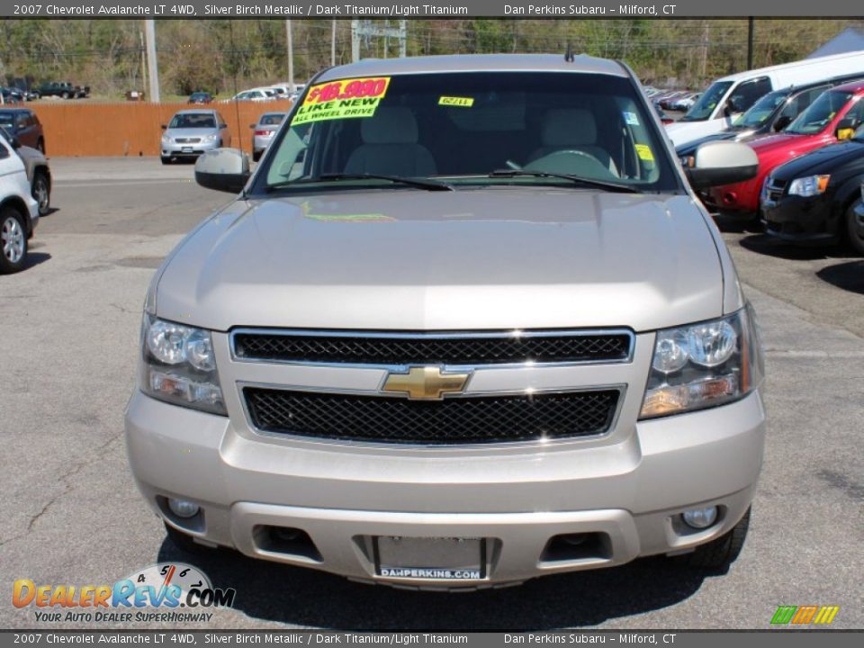 2007 Chevrolet Avalanche LT 4WD Silver Birch Metallic / Dark Titanium/Light Titanium Photo #2