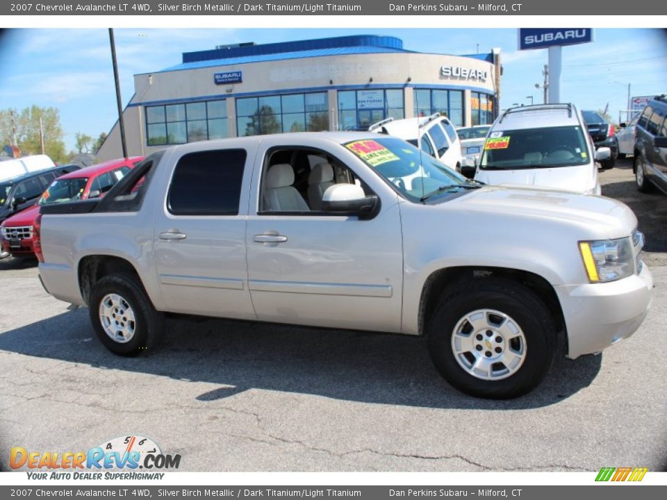 2007 Chevrolet Avalanche LT 4WD Silver Birch Metallic / Dark Titanium/Light Titanium Photo #4