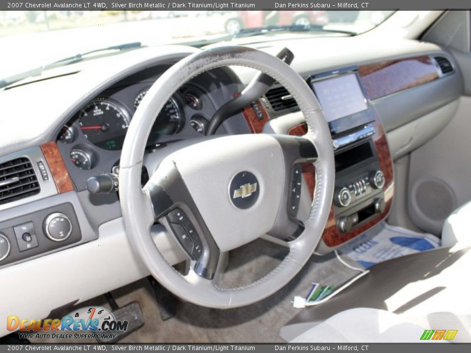 2007 Chevrolet Avalanche LT 4WD Silver Birch Metallic / Dark Titanium/Light Titanium Photo #5