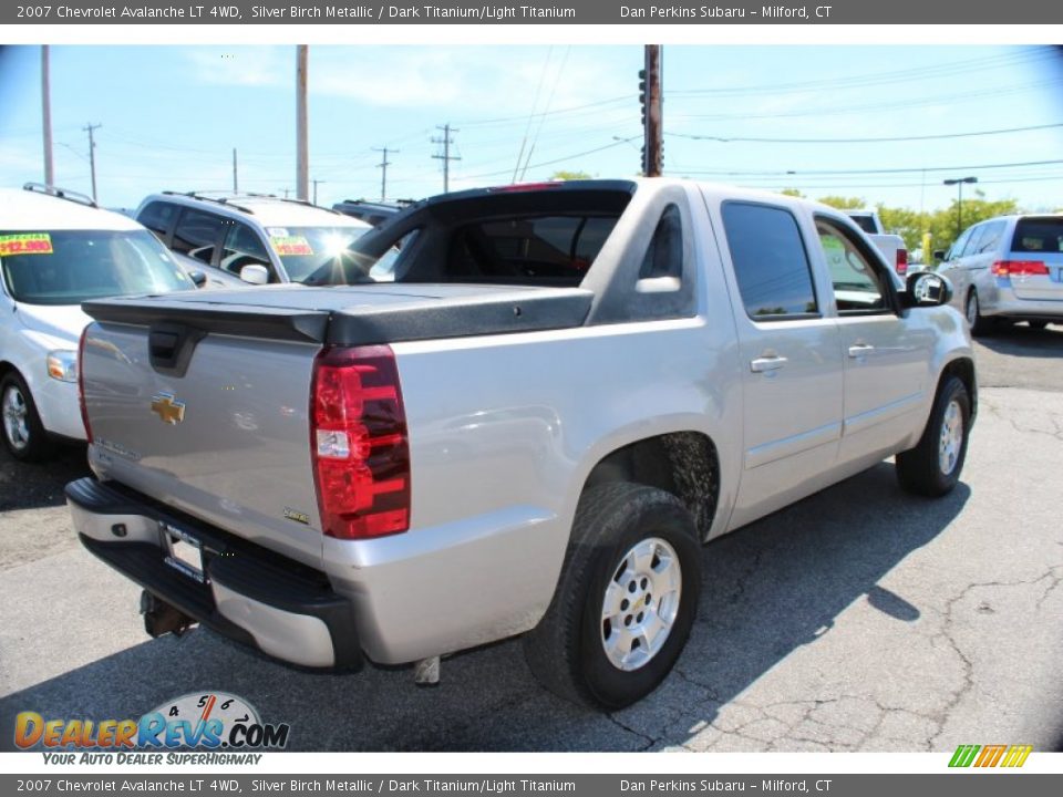 2007 Chevrolet Avalanche LT 4WD Silver Birch Metallic / Dark Titanium/Light Titanium Photo #6