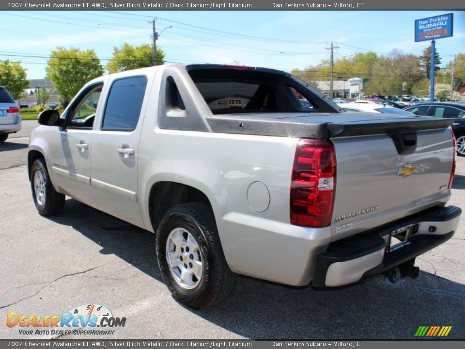 2007 Chevrolet Avalanche LT 4WD Silver Birch Metallic / Dark Titanium/Light Titanium Photo #10