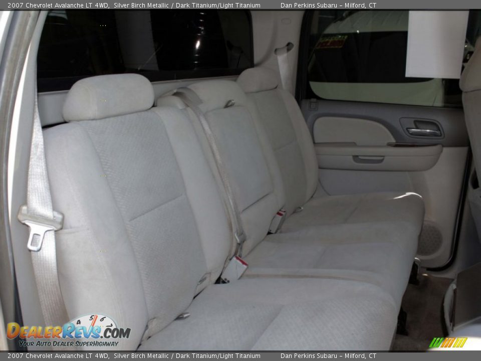 2007 Chevrolet Avalanche LT 4WD Silver Birch Metallic / Dark Titanium/Light Titanium Photo #16