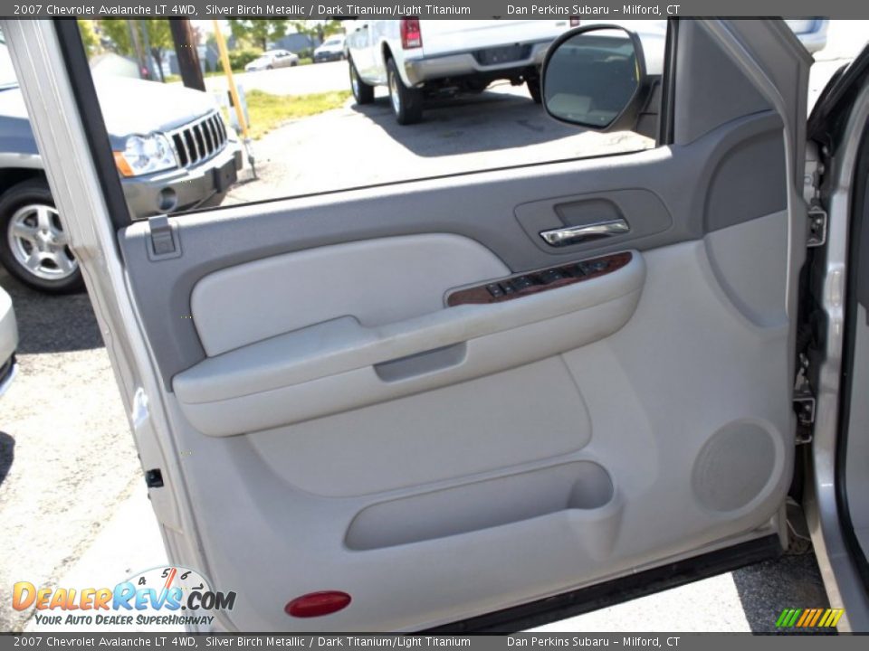 2007 Chevrolet Avalanche LT 4WD Silver Birch Metallic / Dark Titanium/Light Titanium Photo #19