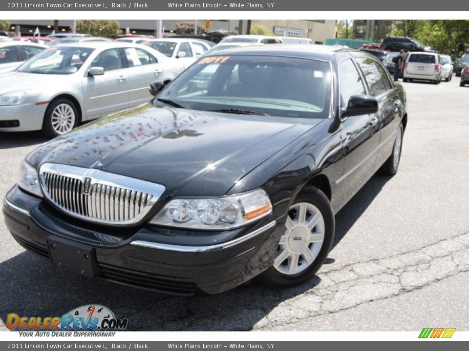 2011 Lincoln Town Car Executive L Black / Black Photo #1