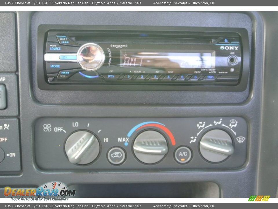 Controls of 1997 Chevrolet C/K C1500 Silverado Regular Cab Photo #11