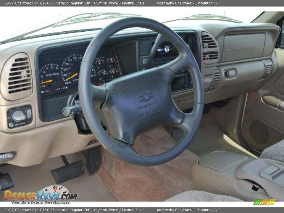 Dashboard of 1997 Chevrolet C/K C1500 Silverado Regular Cab Photo #22