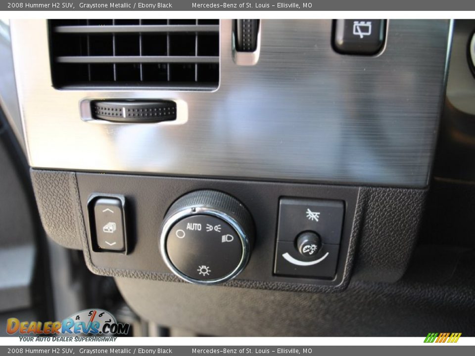 Controls of 2008 Hummer H2 SUV Photo #32