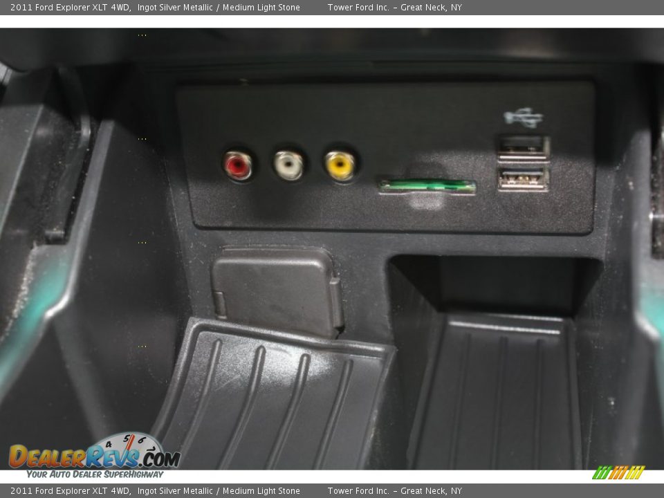 2011 Ford Explorer XLT 4WD Ingot Silver Metallic / Medium Light Stone Photo #17