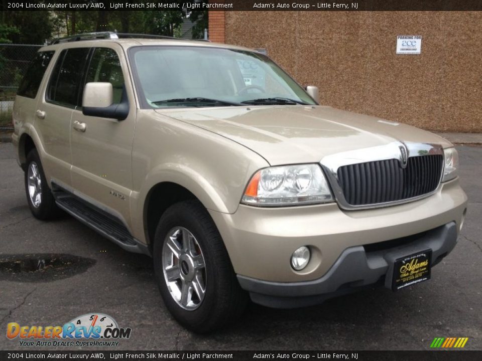 2004 Lincoln Aviator Luxury AWD Light French Silk Metallic / Light Parchment Photo #3