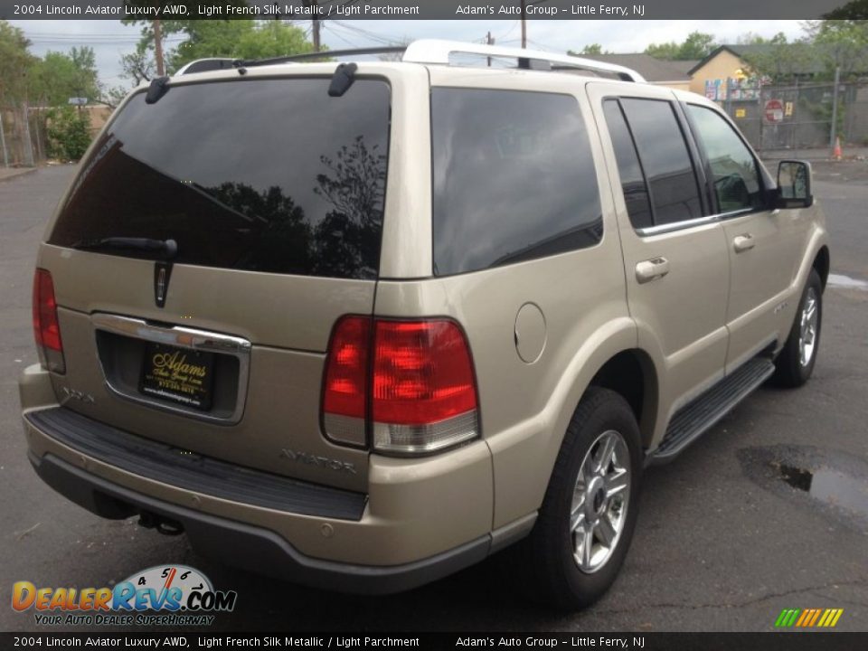 2004 Lincoln Aviator Luxury AWD Light French Silk Metallic / Light Parchment Photo #4